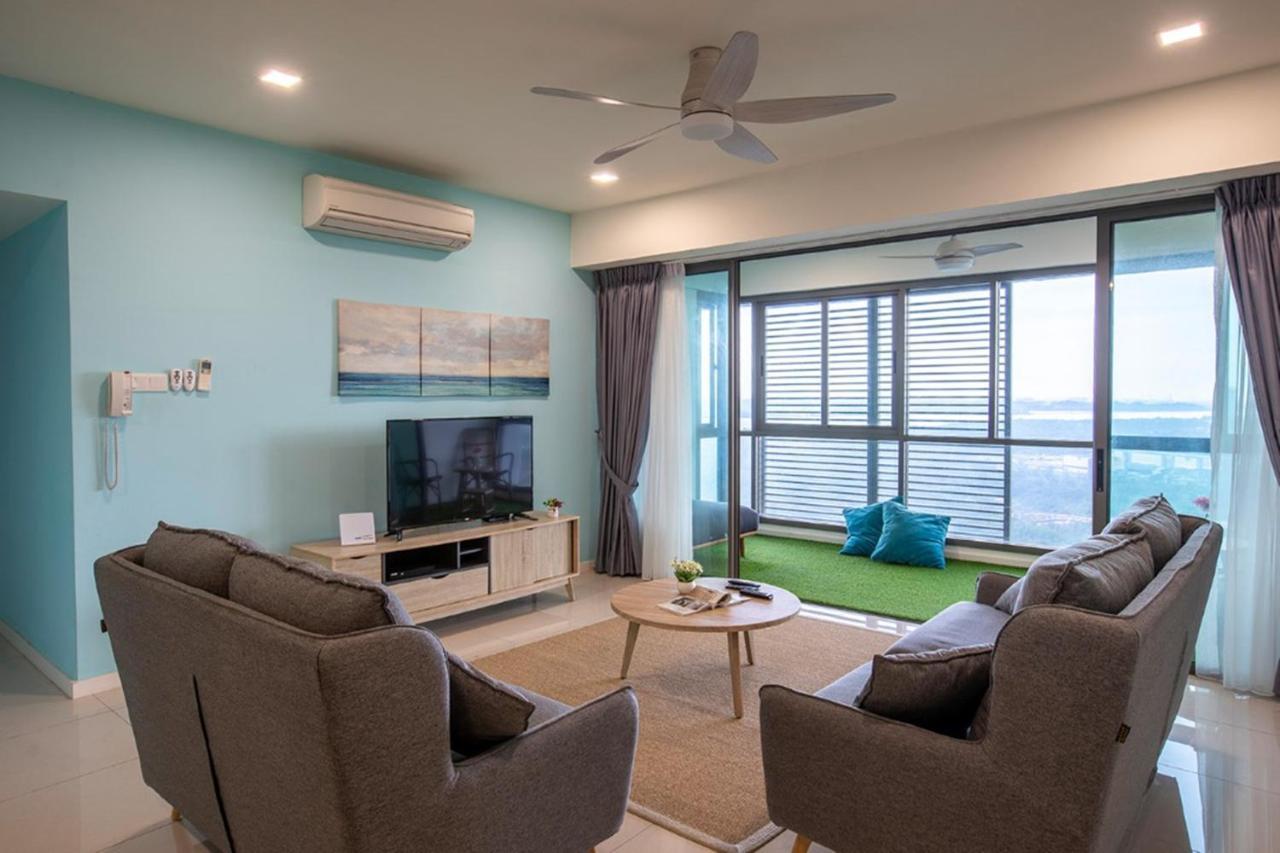 Iskandar Residences 3 Bedroom Нусаджая Екстериор снимка