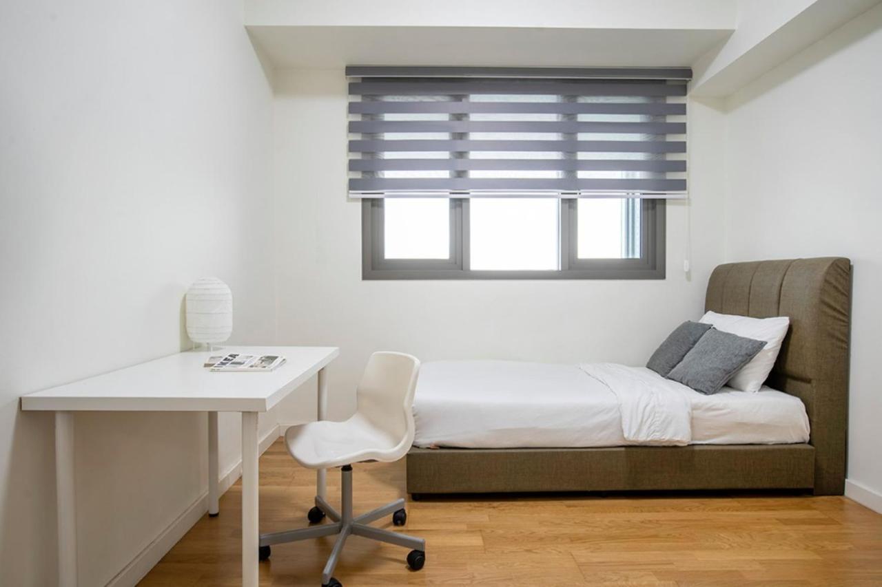 Iskandar Residences 3 Bedroom Нусаджая Екстериор снимка